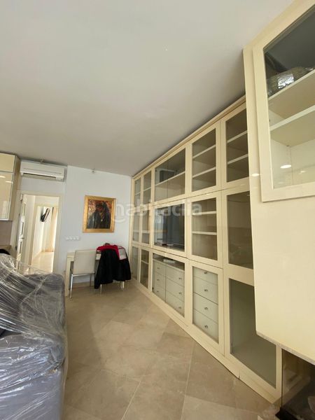 Foto 6915ca28-c7e5-413b-9618-000bec093f2d. Pis amb xemeneia aparcament a La Buhaira Sevilla