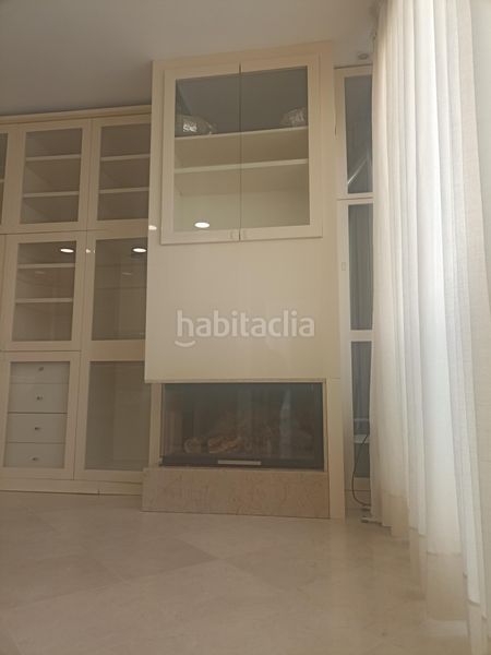 Foto 6d977bcc-fb56-45d7-8084-508929aeff87. Pis amb xemeneia aparcament a La Buhaira Sevilla