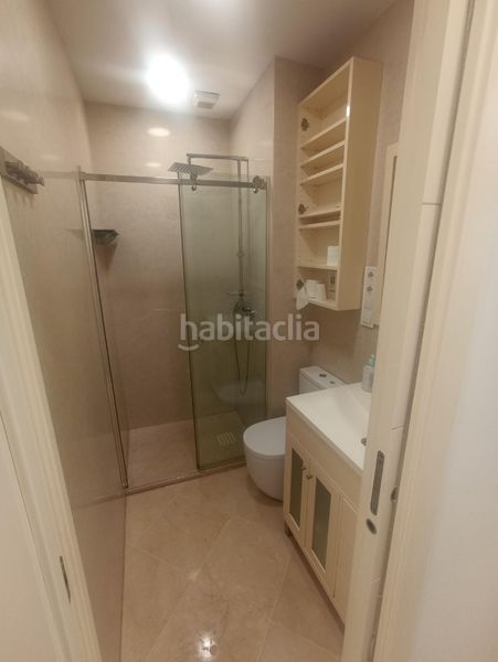 Foto 9b916f97-8c94-4410-82cf-1e584d1f9cfc. Pis amb xemeneia aparcament a La Buhaira Sevilla