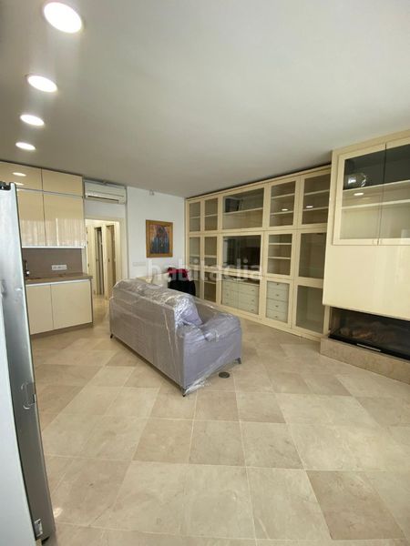 Foto a030f503-bcc1-4198-9b3f-8b82b18ac69c. Pis amb xemeneia aparcament a La Buhaira Sevilla