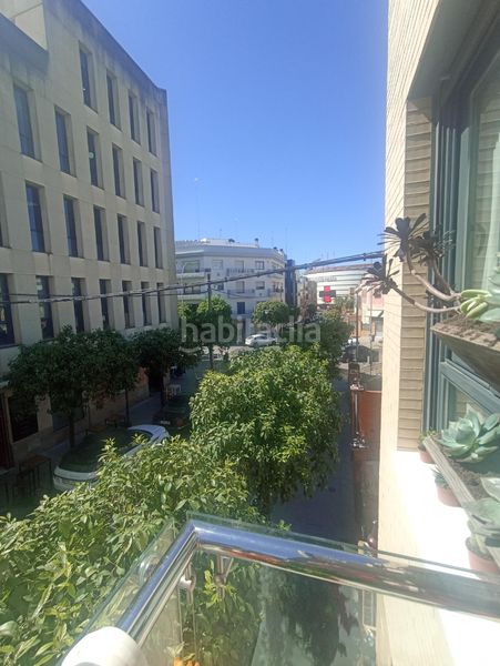 Foto d43000c3-203b-438a-b4ad-58bb547e4efe. Pis amb xemeneia aparcament a La Buhaira Sevilla