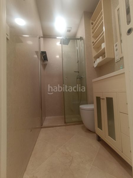 Foto e49b48da-2999-45ed-8314-a25bb8fdb1f1. Pis amb xemeneia aparcament a La Buhaira Sevilla