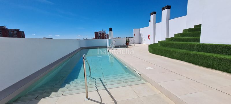 Foto 156f65e1-ada5-4284-8b3a-6d62ddc0bb14. Àtic amb calefacció aparcament piscina a Bellavista Sevilla