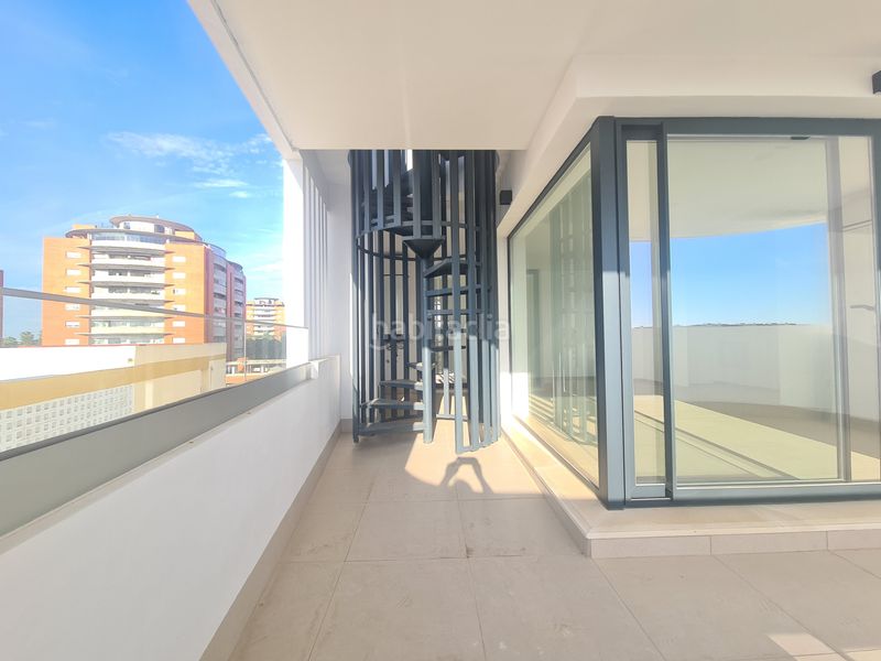 Foto 66f5e7e2-a6a4-456f-9421-76b2c32e2de4. Àtic amb calefacció aparcament piscina a Bellavista Sevilla