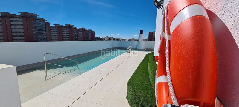 Foto 6be72938-c8f0-44eb-9fd2-ca8486f7b9a8. Àtic amb calefacció aparcament piscina a Bellavista Sevilla