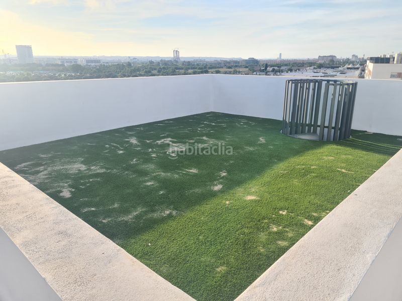 Foto b963cd22-9790-4664-bcb6-b84600898933. Àtic amb calefacció aparcament piscina a Bellavista Sevilla