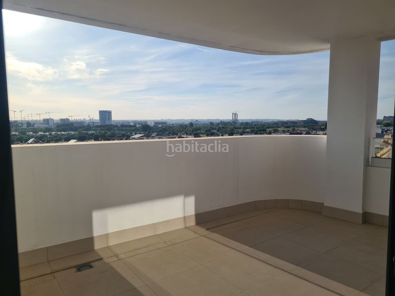 Foto cc5992de-0fc2-4a56-ae59-c48d606bea17. Àtic amb calefacció aparcament piscina a Bellavista Sevilla