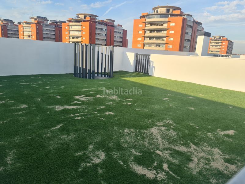 Foto cfad61e4-aec3-4ec1-9256-c460a9be0894. Àtic amb calefacció aparcament piscina a Bellavista Sevilla