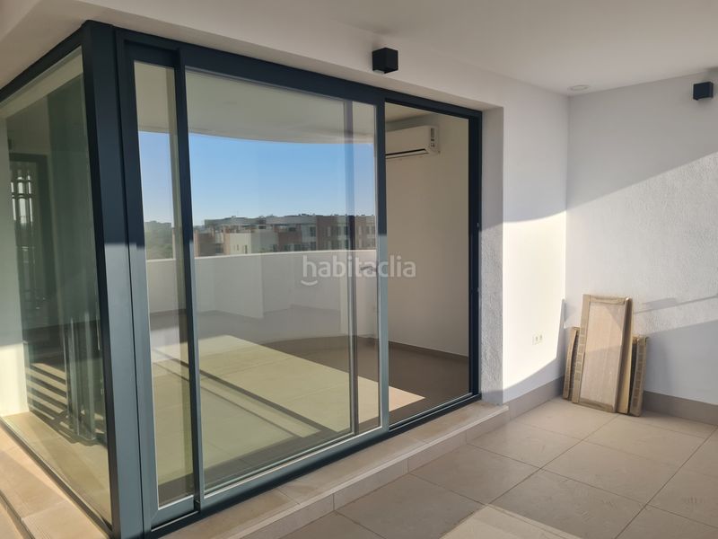 Foto d40025d8-0848-4739-abc0-4da43b62f293. Àtic amb calefacció aparcament piscina a Bellavista Sevilla