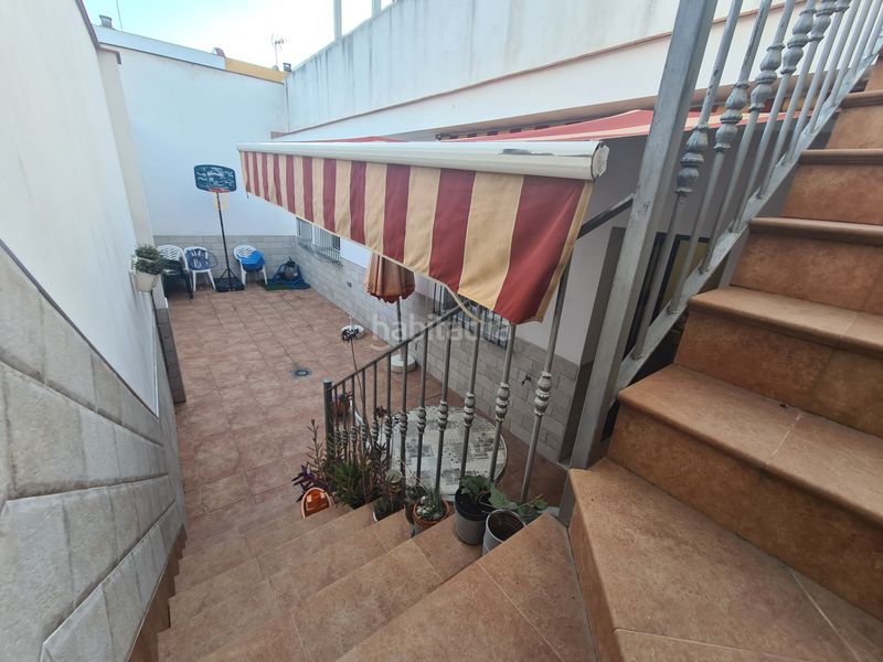Foto 320f9d8d-8a1f-4565-8792-8a79aca2617c. Casa adossada a Bellavista Sevilla