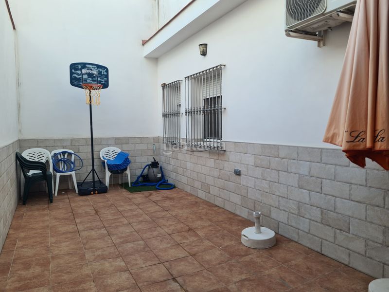 Foto 4e953181-2d87-4989-b4eb-9bf7e5b644d8. Casa adossada a Bellavista Sevilla