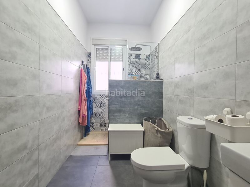 Foto a587efbc-5d0d-46cc-bbd4-273708a51055. Casa adossada a Bellavista Sevilla
