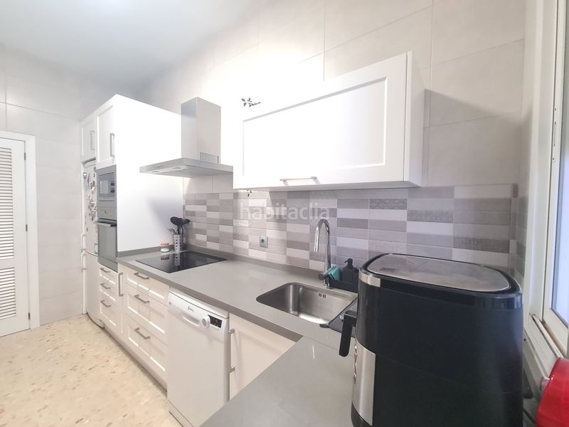 Foto a96b59e6-765a-4061-8789-4cea4a8a9f8c. Casa adossada a Bellavista Sevilla