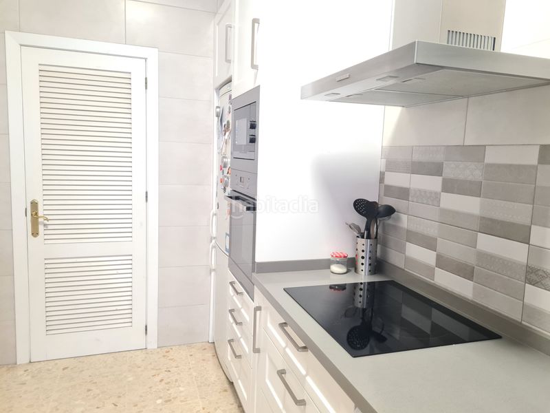 Foto b60f4ae0-9102-41d9-9549-586a46c46c8a. Casa adossada a Bellavista Sevilla