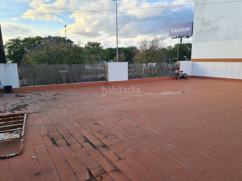 Foto e3def34a-120a-4473-ab4d-d7e30516e88b. Casa adossada a Bellavista Sevilla