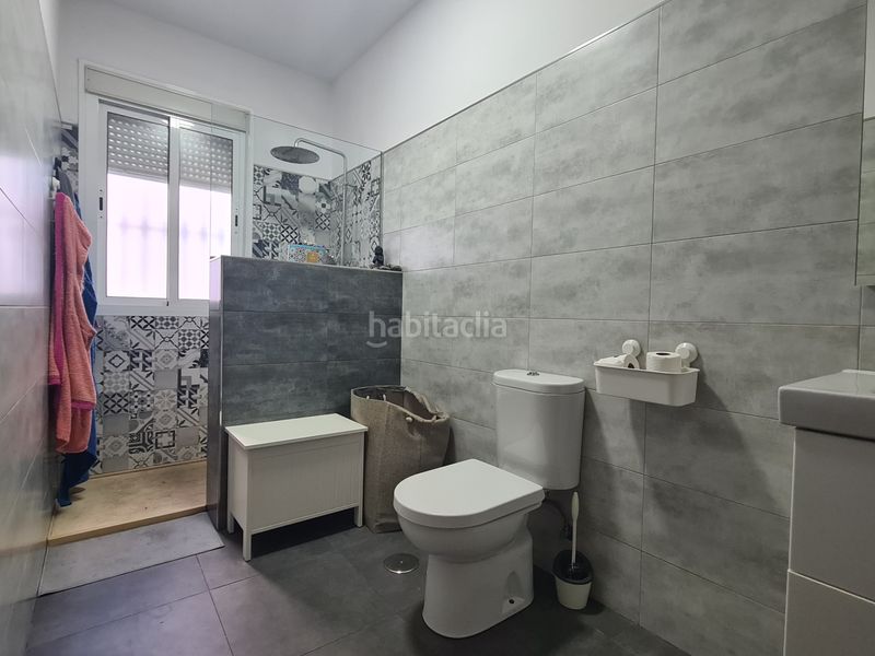 Foto e8186e51-0a23-46dd-8de9-21413674c1ee. Casa adossada a Bellavista Sevilla