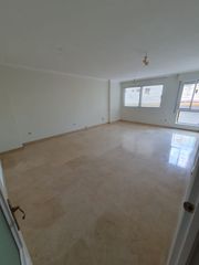 Rent Flat in Calle josé maría moreno galván 18. Fantástico piso en san bernardo