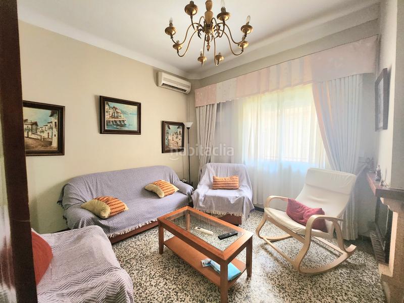 Foto 960dc8d0-9ac4-49a1-b1a9-de53430dddfd. Casa amb xemeneia a Centro Alcalá de Guadaira