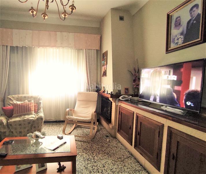 Foto a7a0a47e-b011-4fa8-9911-26031a4cd612. Casa amb xemeneia a Centro Alcalá de Guadaira