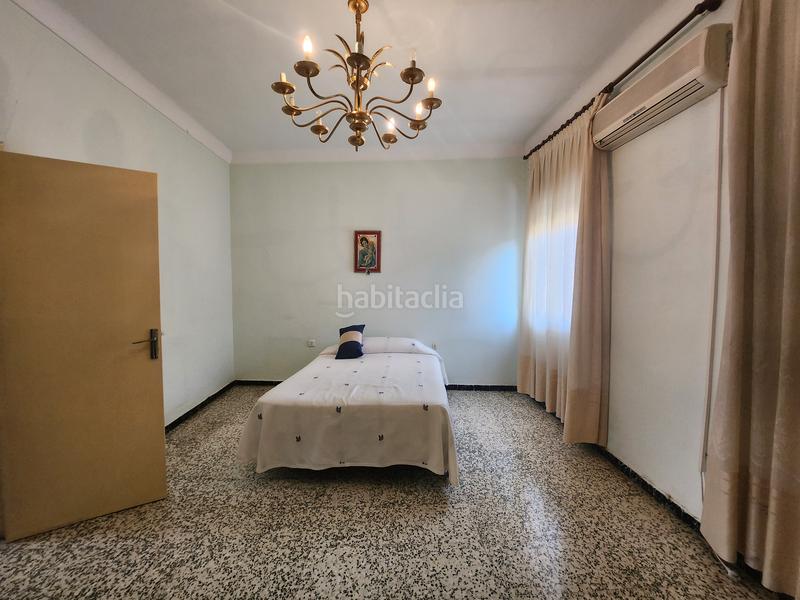 Foto bd4cf53b-4108-45aa-824d-f751ef4866cc. Casa amb xemeneia a Centro Alcalá de Guadaira