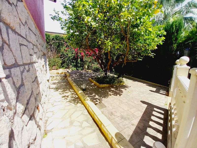 Foto a68217e8-5fa8-43e3-83b2-d6977085f4c5. Xalet amb aparcament piscina a Urbanizaciones Benidorm