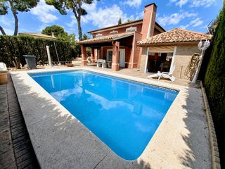 Chalet  Urbanizacion coblanca. Estupendo chalet independiente en venta en la nucía