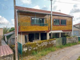 Mas à Forcarei. Casas de piedra para restaurar en quíntelas 15, forcarei excelen