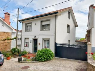 Maison à Parroquias de Santiago. Casa en santa lucía santiago de compostela
