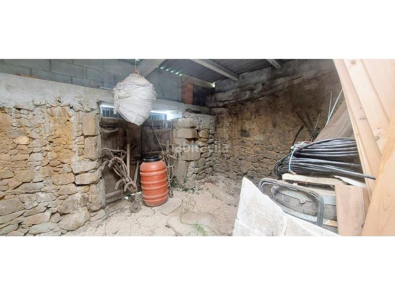 Foto 65b6fb2c-6e30-4a2e-aad1-6c41c078a23e. Casa en cp-2017 casa de piedra para restaurar en cira en Silleda