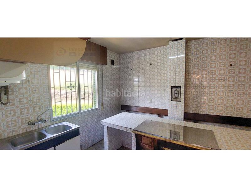 Foto 68c728a1-c7c3-4731-a2ce-4b517f506605. Casa a Lalín