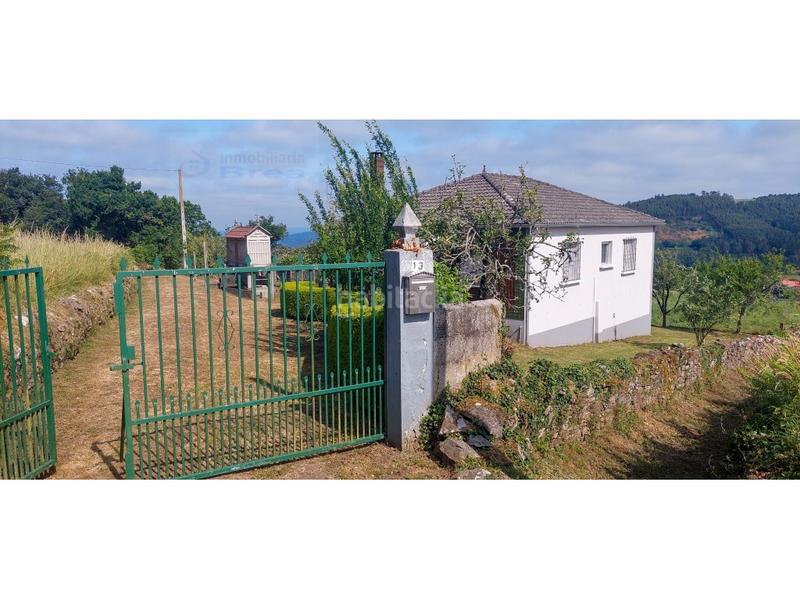 Foto ba914c0a-5ed3-478a-bca8-16d1d2245899. Casa a Lalín