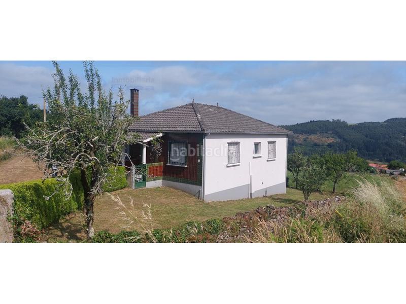 Foto d8456a8d-2481-48d9-8524-6400fba1fa8a. Casa a Lalín