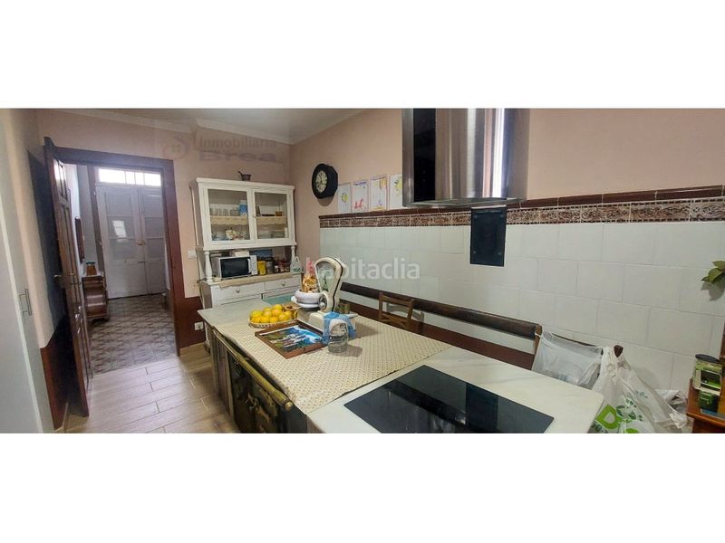 Foto b37d53ca-c2ac-4918-89c4-c0dc2ea26eb7. Casa amb aparcament a Silleda