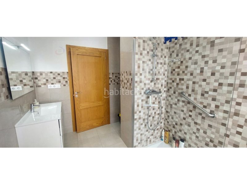 Foto bd253f81-bca6-4a84-b23e-6019cf8dc6ed. Casa amb aparcament a Silleda