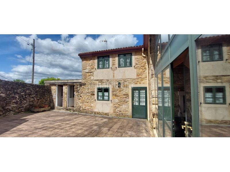 Foto 2f98955a-51ac-4159-b1e7-47bc823f524a. Casa amb aparcament a Silleda