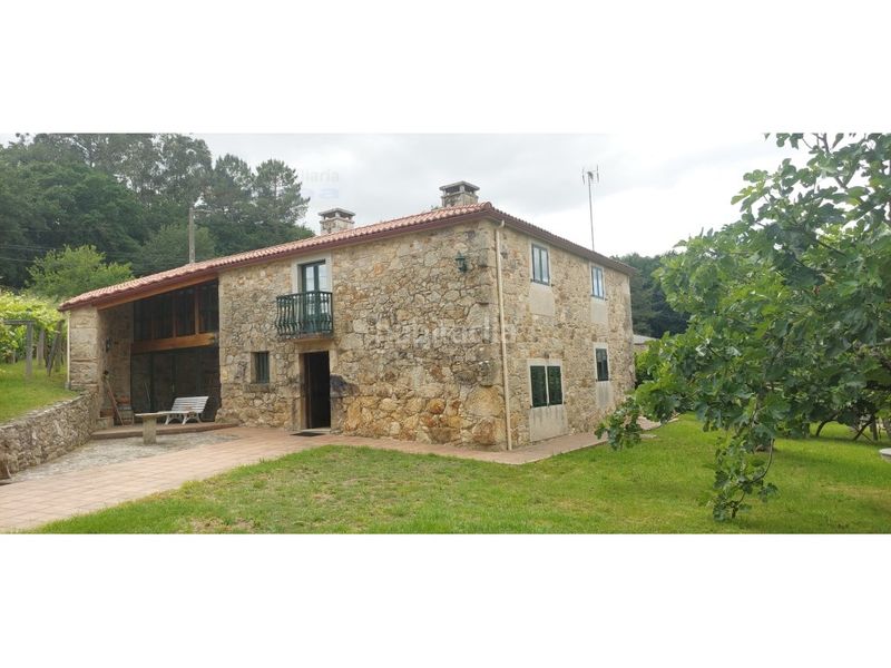 Foto 9455bf81-d2cd-4568-9439-d514dc55a329. Casa amb aparcament a Silleda