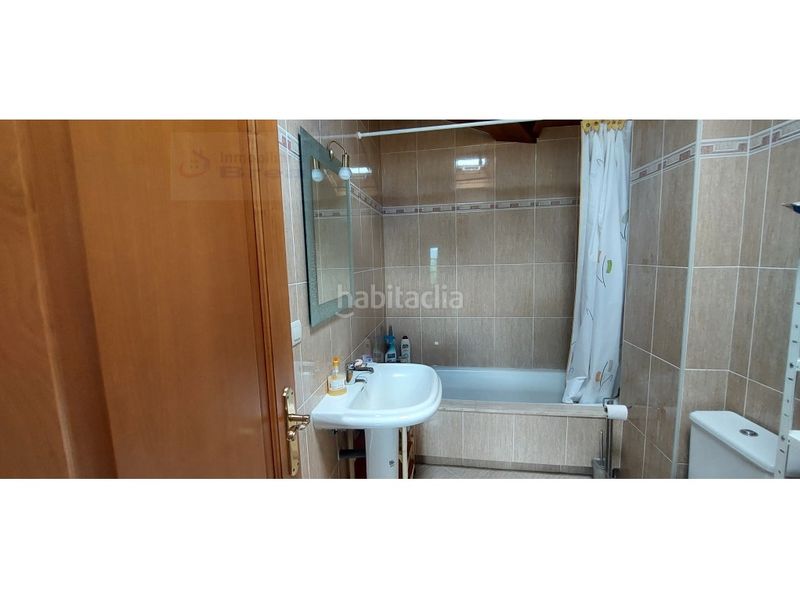Foto a0f142e5-977f-4a91-bc56-234061bc0c16. Casa amb aparcament a Silleda
