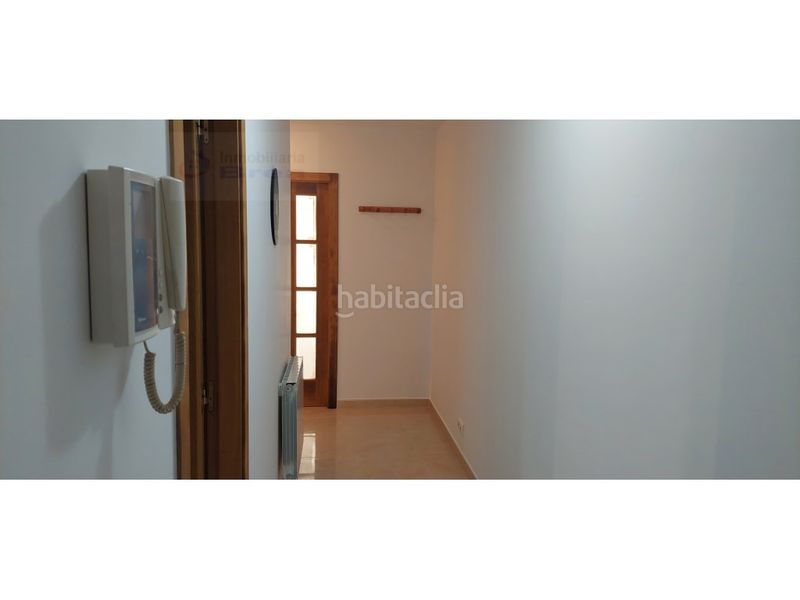 Foto aea90c65-98a4-4328-8dd9-010e5af1757a. Pis amb aparcament a Silleda