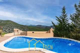 Rent Chalet in Olivella