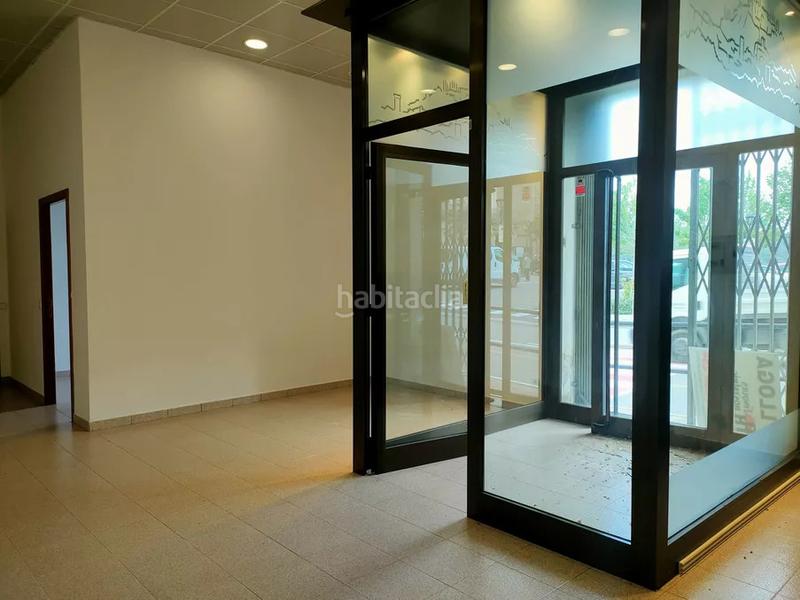 Foto 5eaae0d3-0930-46af-b90a-3d3c7d5a49fb. Location local commercial dans Hostalric