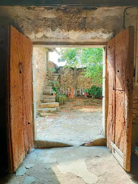 Foto 8b372eb0-5955-4dc9-a9c4-55d10ae9b46e. Masia a Sant Feliu de Buixalleu