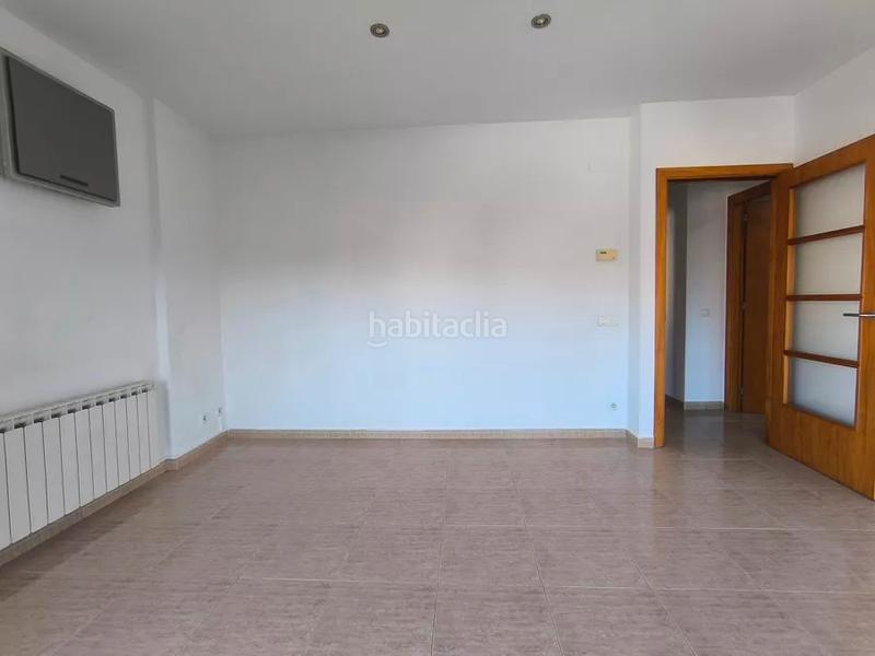 Foto ea0dcb25-c8c5-4911-949f-2a8b578373b1. Pis amb aparcament a Hostalric