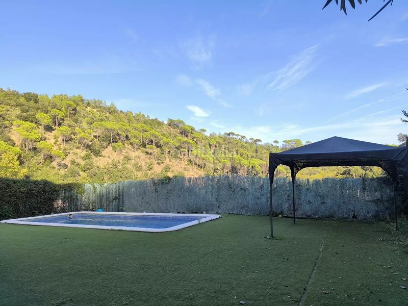 Foto 4df80f90-981a-423e-a123-791d14fddd35. Xalet amb piscina a Massanes