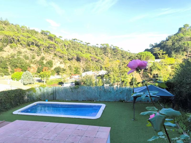 Foto a0b3342a-b854-4567-b704-c9458e33d55b. Xalet amb piscina a Massanes