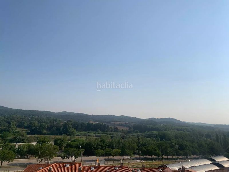 Foto 486ac627-9bf7-4100-984b-e8741315e57a. Pis amb calefacció aparcament a Hostalric