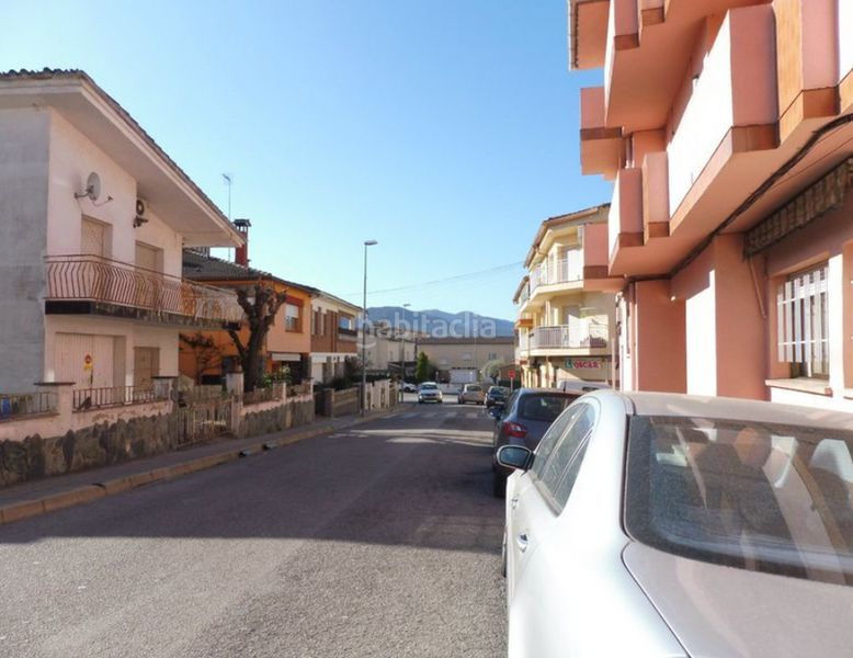 Foto eb71736b-dfca-4f6b-9b26-896a03a6dd04. Aparcament cotxe a Hostalric