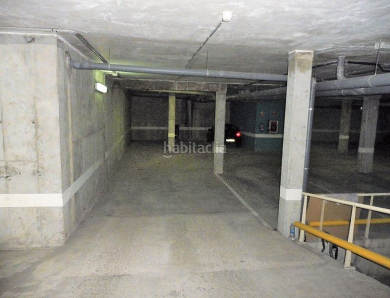 Foto c654f353-39c4-47d0-85ea-65d907f191ee. Aparcament cotxe a Hostalric
