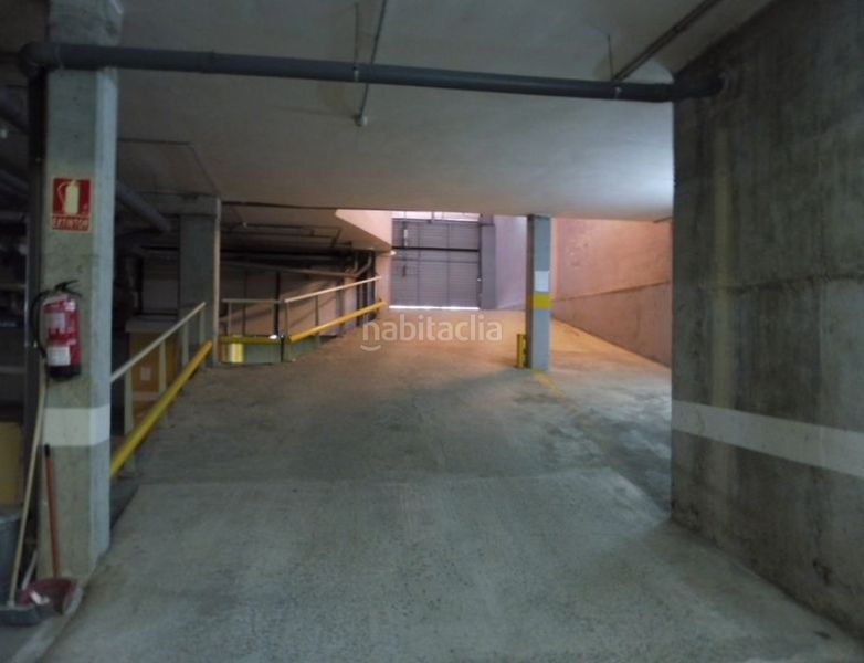 Foto f069e731-b8a2-4256-8e56-c335beea5aea. Aparcament cotxe a Hostalric