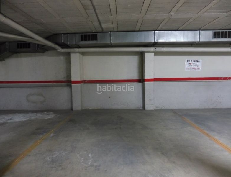 Foto c79e0a93-ba62-4eb4-bb83-be7851438294. Aparcament cotxe a Hostalric