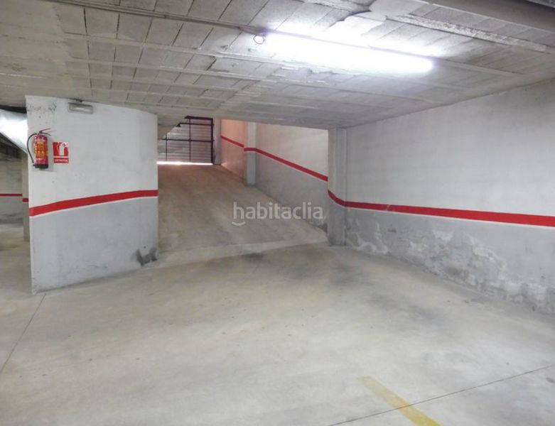 Foto f5e55c03-7836-443f-87c5-534b86e7bc6a. Aparcament cotxe a Hostalric